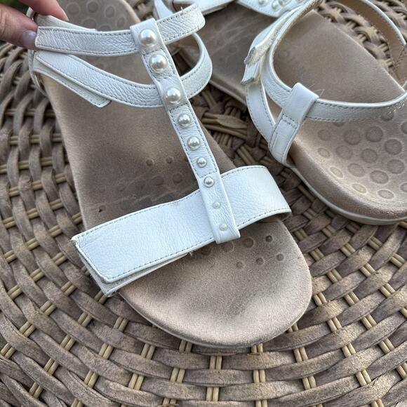 Vionic Sandals Shoes Womens Size 11 Mikah White Leather Strap Pearl Stud Comfort - Picture 3 of 16
